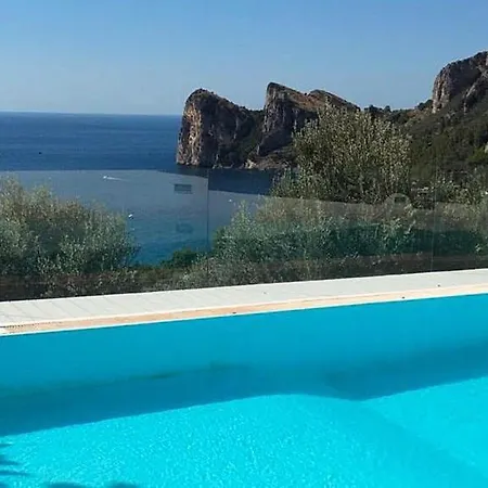 Sirenuse Sleeps 8 Pool Air Con Wifi *