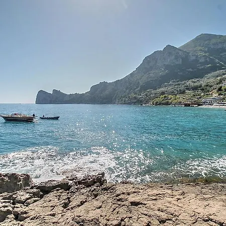 Sirenuse Sleeps 8 Pool Air Con Wifi Villa