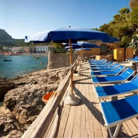 Sirenuse Sleeps 8 Pool Air Con Wifi *
