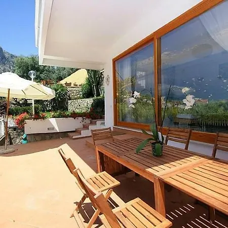 Sirenuse Sleeps 8 Pool Air Con Wifi Villa
